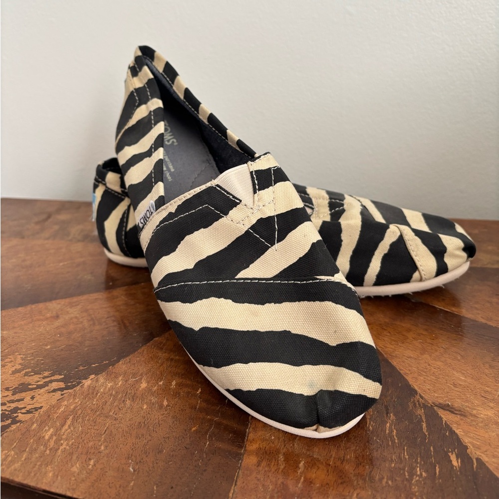 Tom’s Black and White Patterned